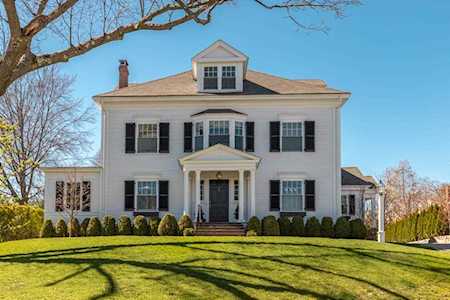 7 Lakeview Rd Winchester, MA 01890