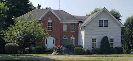 16 Hawthorne Road Shrewsbury, MA 01545