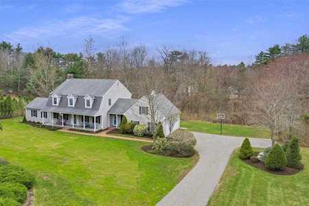 11 Hayden Dr Foxboro, MA 02035