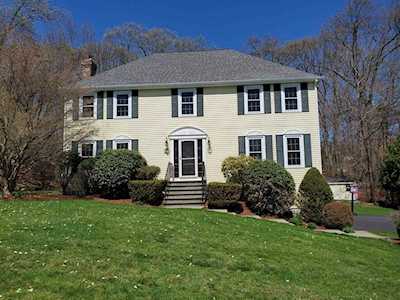 27 Wadsworth Rd Ashland, MA 01721