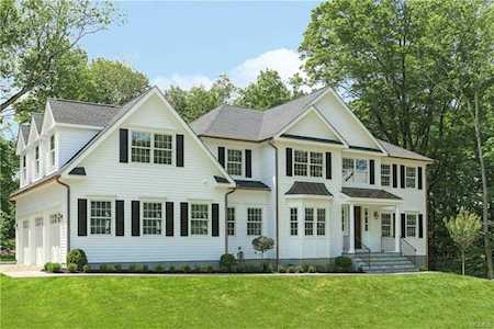 12 Cyntia Ct New Castle, NY 10549
