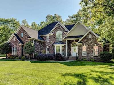 2824 Chip Shot Dr Matthews, NC 28104