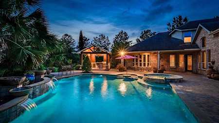 27 Highclere Park Dr Spring, TX 77379