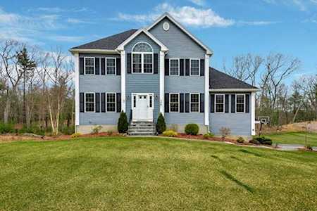 8 Candida Way Andover, MA 01810