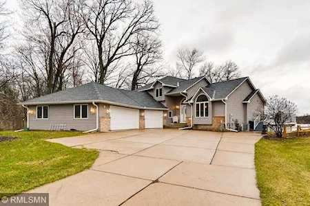 26203 Hiawatha Court Wyoming, MN 55092