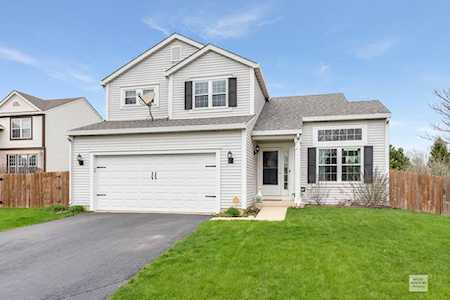 625 Carnation Dr Oswego, IL 60543