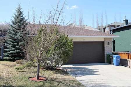 120 Shawnee Way SW Calgary, AB T2Y 2V3
