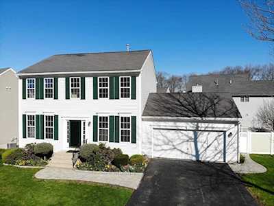 4 Jasmine Dr Worcester, MA 01605