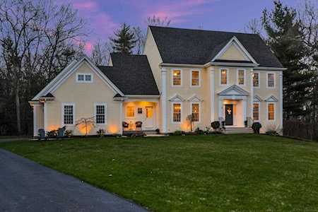 20 Glenwood Ln Grafton, MA 01536