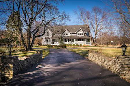 2300 Cave Spring Pl Louisville, KY 40223