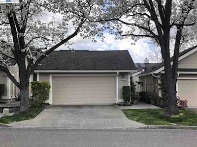 523 Silver Lake Drive Danville, CA 94526