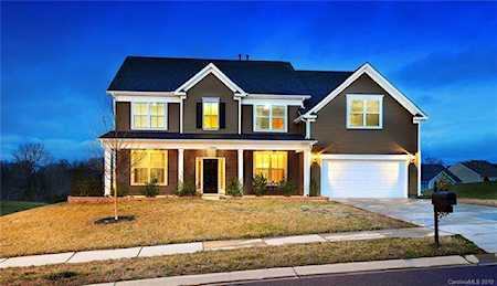 7169 Streamhaven Dr Harrisburg, NC 28075