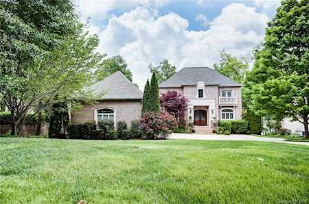 932 Thorn Ridge Ln Lake Wylie, SC 29710