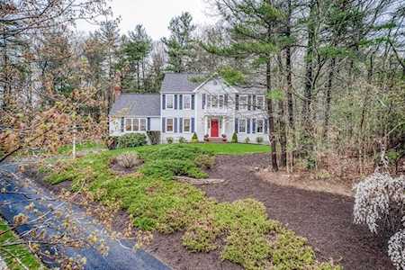 3 Stoney Brook Rd Hopkinton, MA 01748