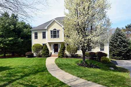 22 Gates Ln Northborough, MA 01532