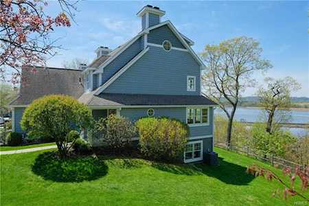 91 Mystic Dr Ossining, NY 10562