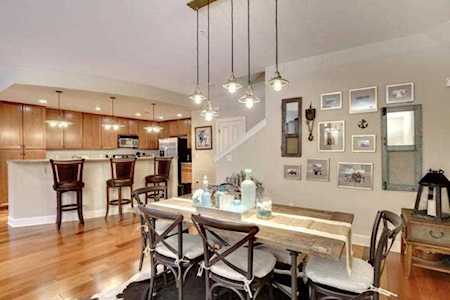 537 10th Street S Minneapolis, MN 55404