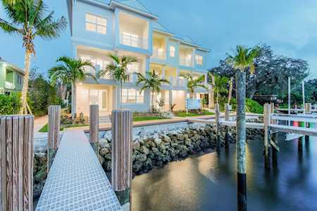 1051 Harbor Villas Dr North Palm Beach, FL 33408