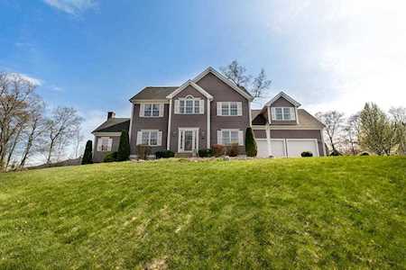 708 Marston Rd Northbridge, MA 01588