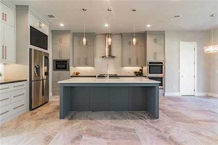 113 Black Wolf Run Austin, TX 78738