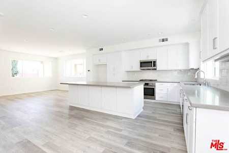 13113 W Victory Boulevard Valley Glen, CA 91401