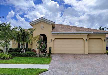 3153 Royal Gardens Ave Fort Myers, FL 33916