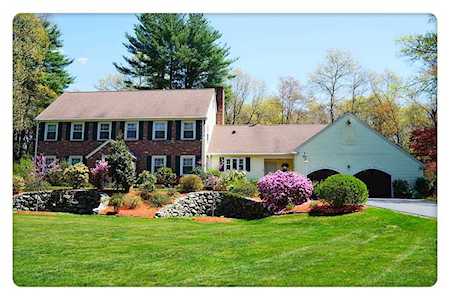 8 Morningside Dr Dover, MA 02030