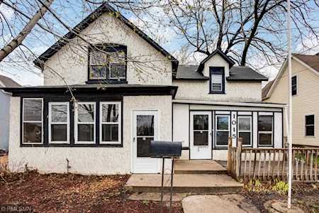 1015 Stoughton Avenue Chaska, MN 55318