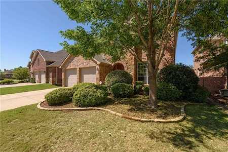 1131 Golf Club Drive Lantana, TX 76226