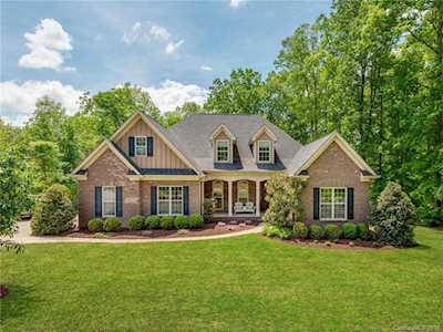 815 Arrow Point Ln Davidson, NC 28036