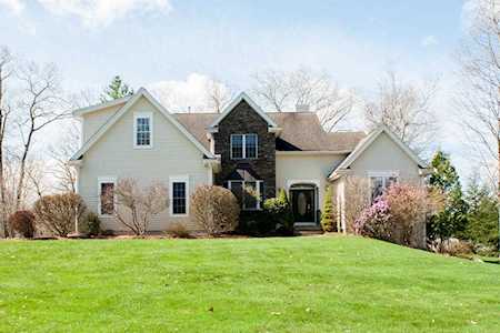 266 Shining Rock Dr Northbridge, MA 01534