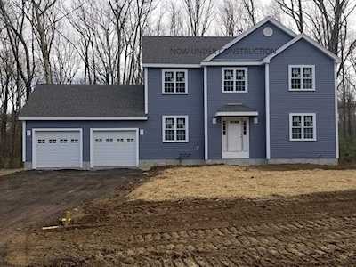 41 Tucker Hill Rd Uxbridge, MA 01569