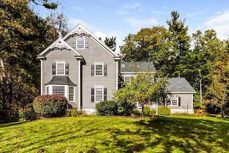 36 Wintergreen Ln Groton, MA 01450