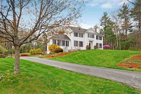 17 Alexandra Way Acton, MA 01720