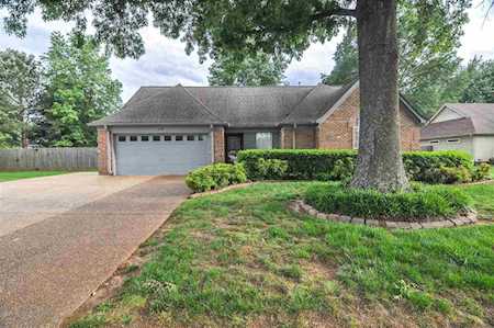 6739 Dawnhill Rd Bartlett, TN 38135