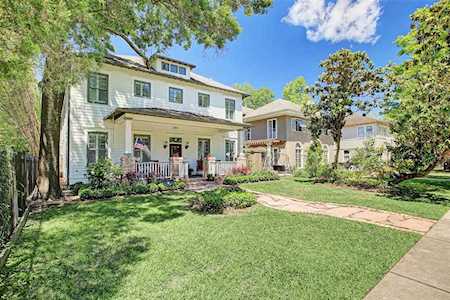 1843 Harvard St Houston, TX 77008
