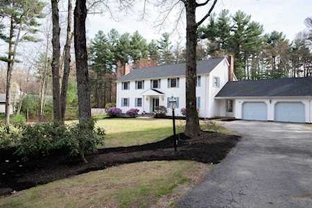 115 Candlestick Rd North Andover, MA 01845