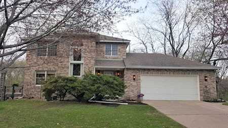 2250 Kenwood Court Maplewood, MN 55117