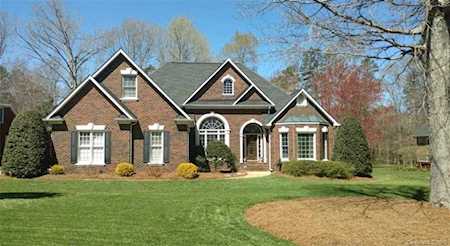 2328 Caernarfon Ln Matthews, NC 28104