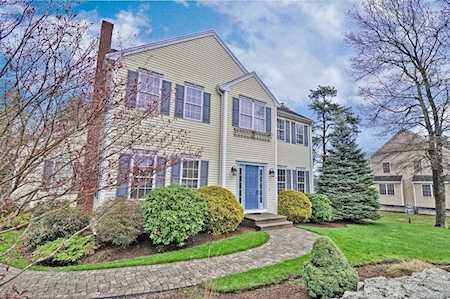 641 Old Farm Rd Franklin, MA 02038