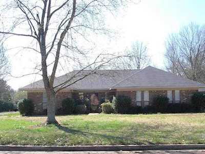 7927 Woodleaf Dr Germantown, TN 38138