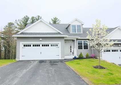 27 Stratford Village Dr #27 Millbury, MA 01527