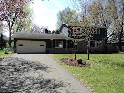26 Oakridge Drive Birchwood Village, MN 55110