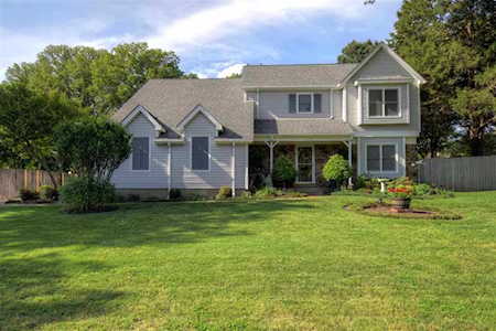 8030 Farindon Dr Germantown, TN 38138