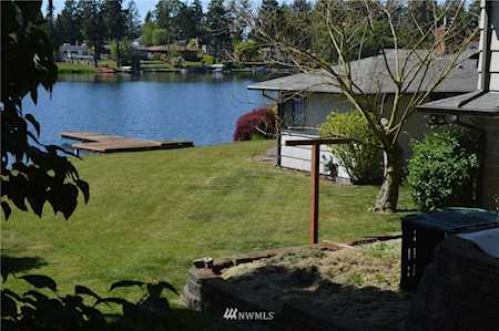 9012 Edgewater Dr SW Lakewood, WA 98499