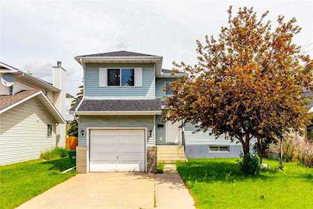 114 Sanderling Road NW Calgary, AB T3K 3S3