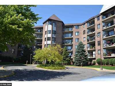 2601 Kenzie Terrace #502 Saint Anthony, MN 55418