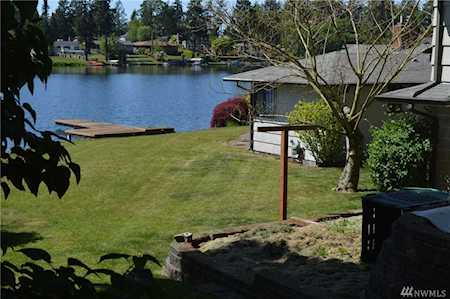 9012 Edgewater Dr SW Lakewood, WA 98499