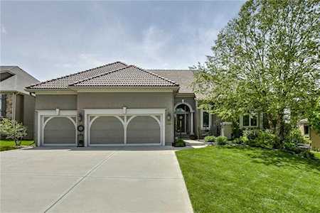9646 Zarda Dr Lenexa, KS 66227
