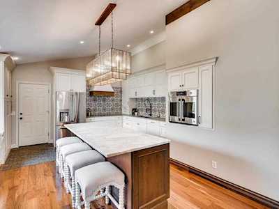 7917 37th Avenue N New Hope, MN 55427